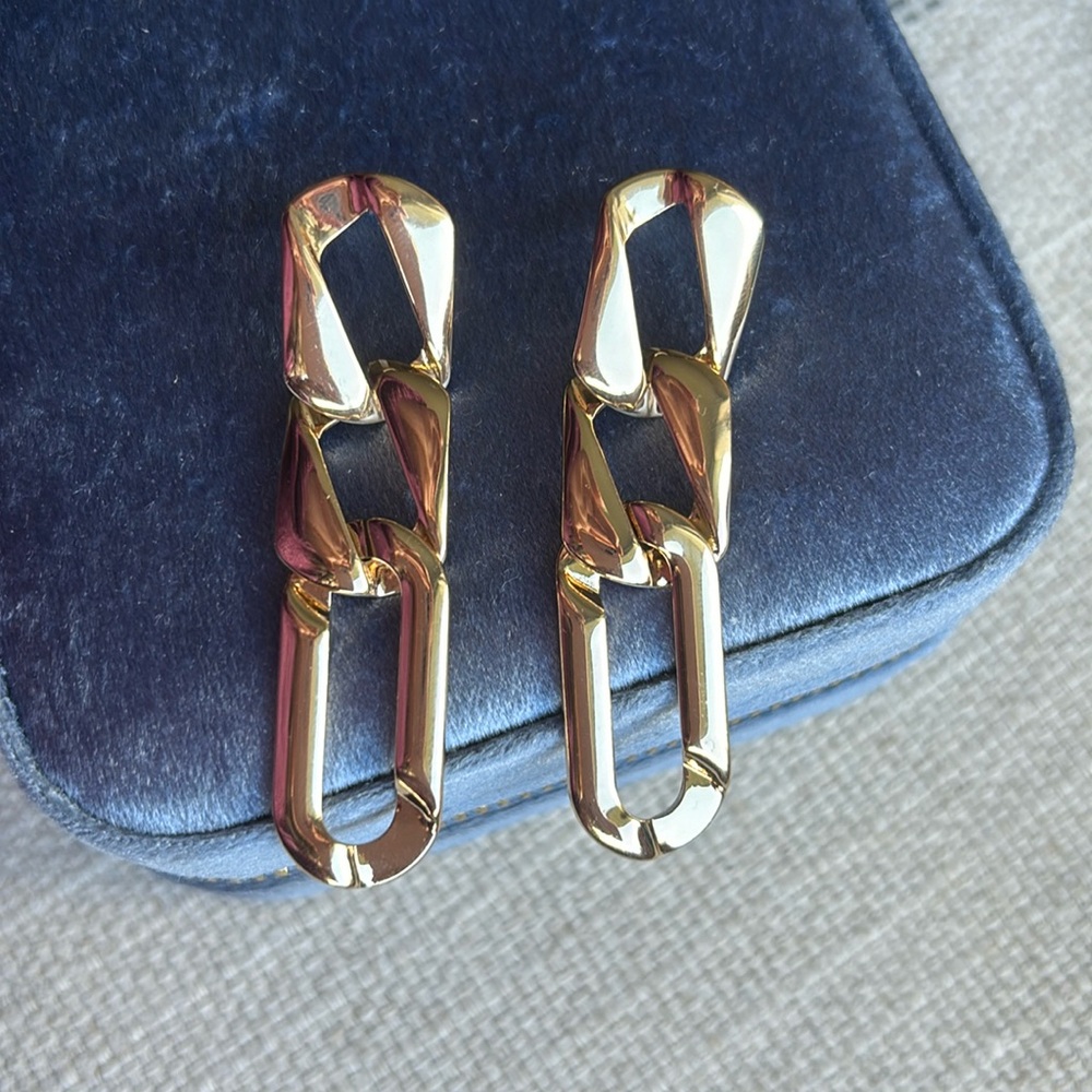 NWT chunky link golden earrings - Picture 1 of 2